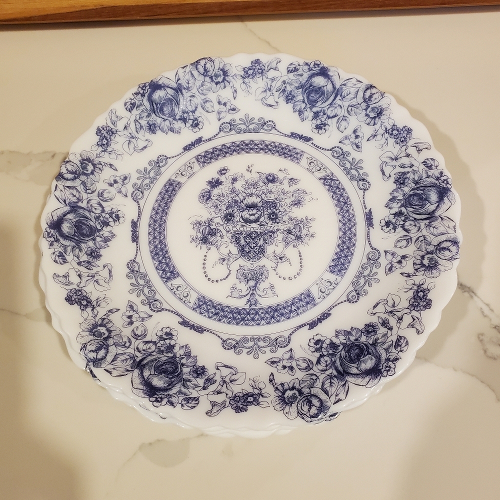 Arcopal Honorine France Opal Glass Salad/ Dessert Plates Blue Floral, quantity 4